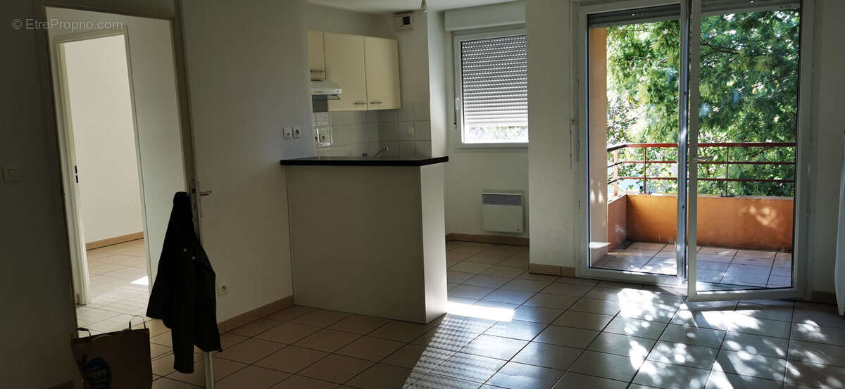 Appartement à LA SALVETAT-SAINT-GILLES