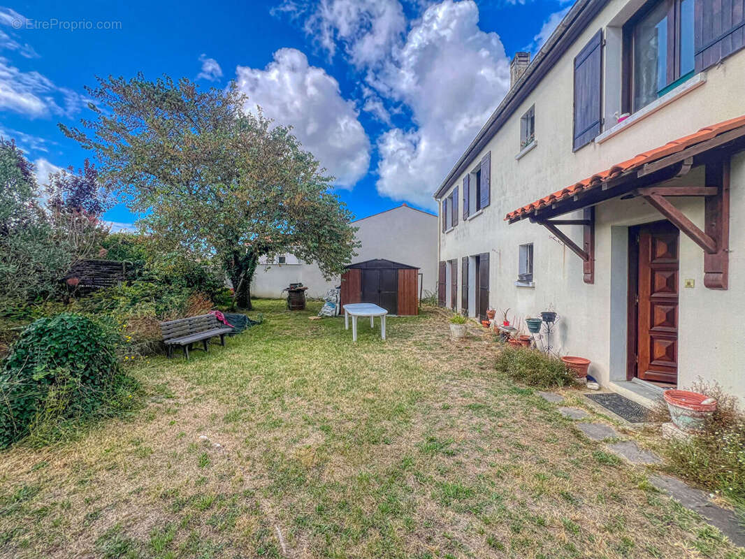 Maison à VAUX-SUR-MER