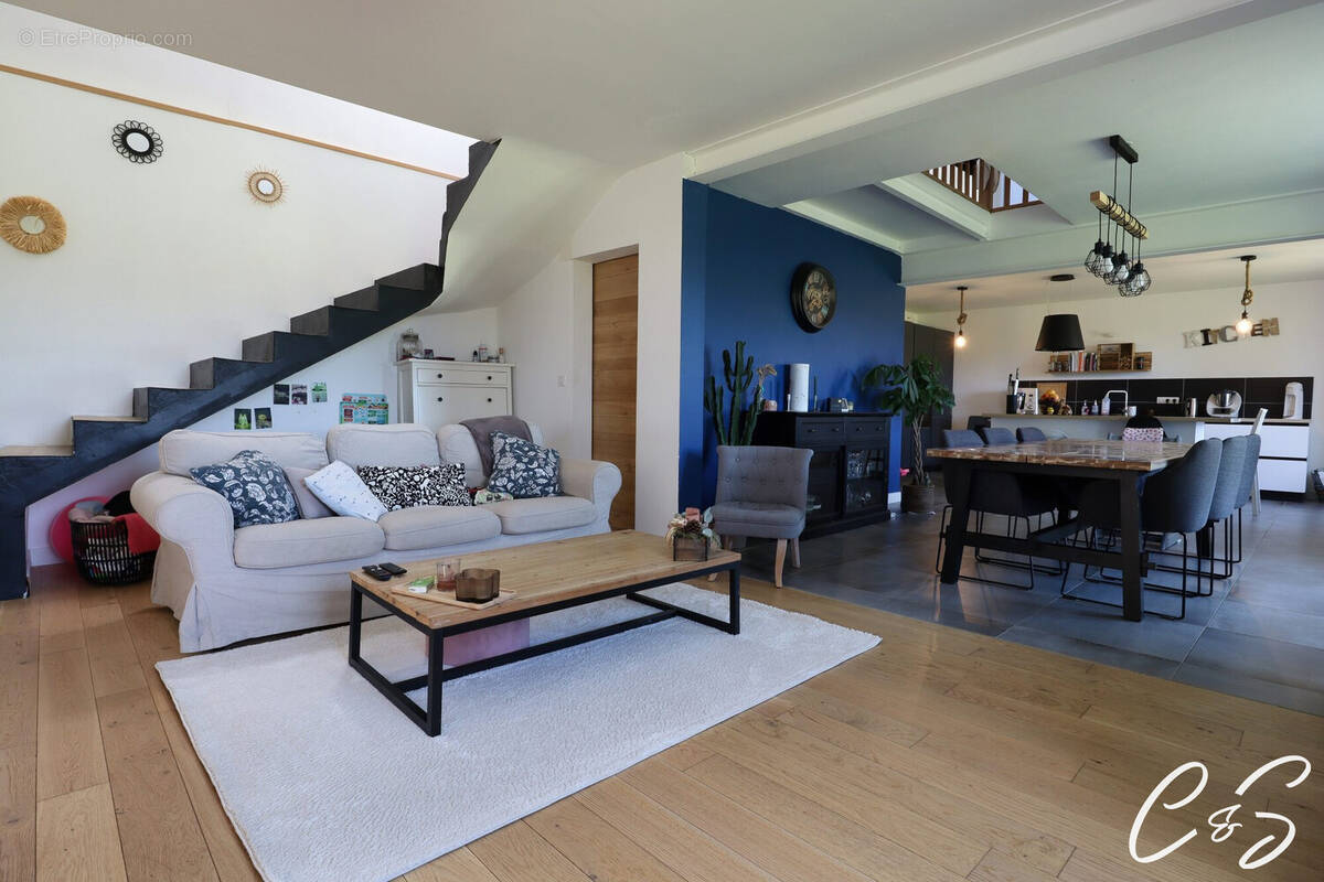 Maison à PLONEOUR-LANVERN