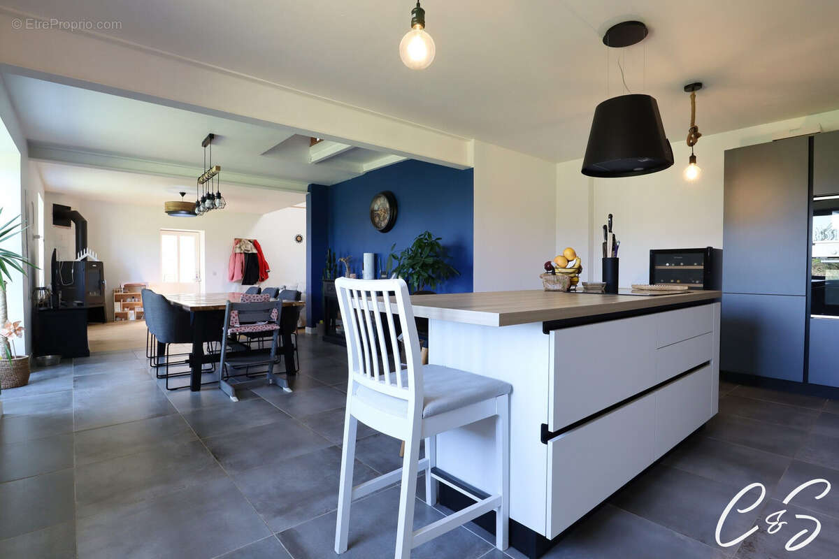 Maison à PLONEOUR-LANVERN