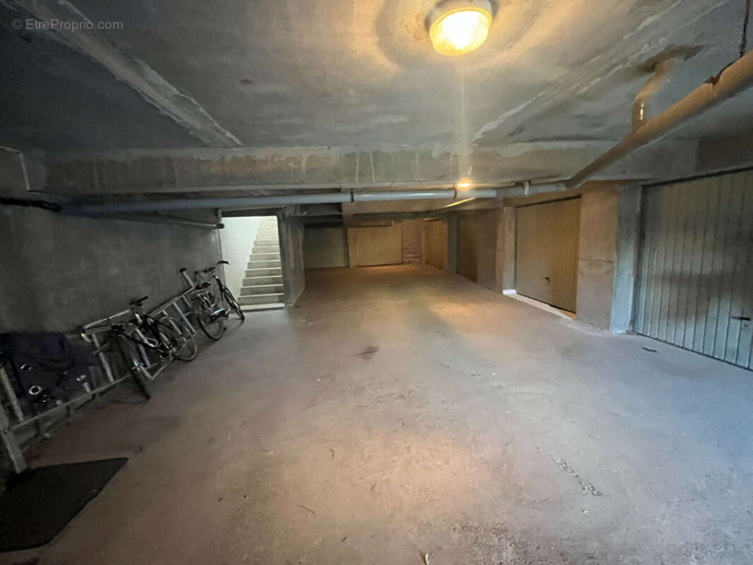 Parking à LES SABLES-D&#039;OLONNE