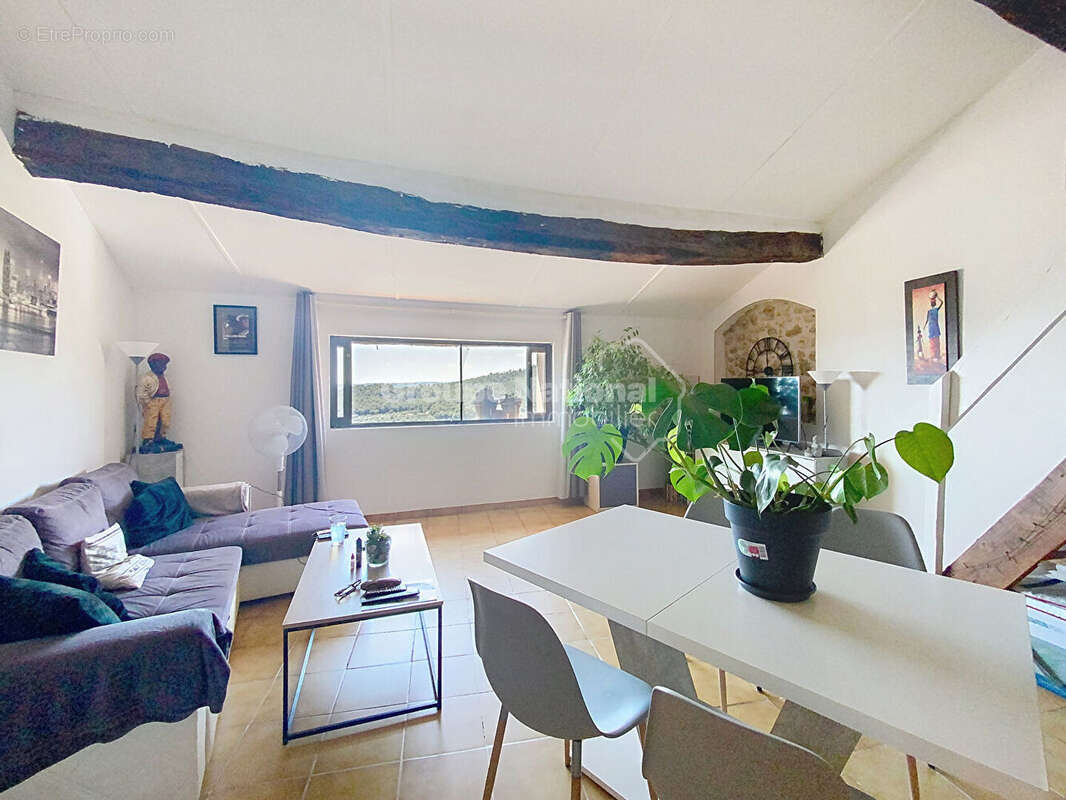 Appartement à CALLIAN