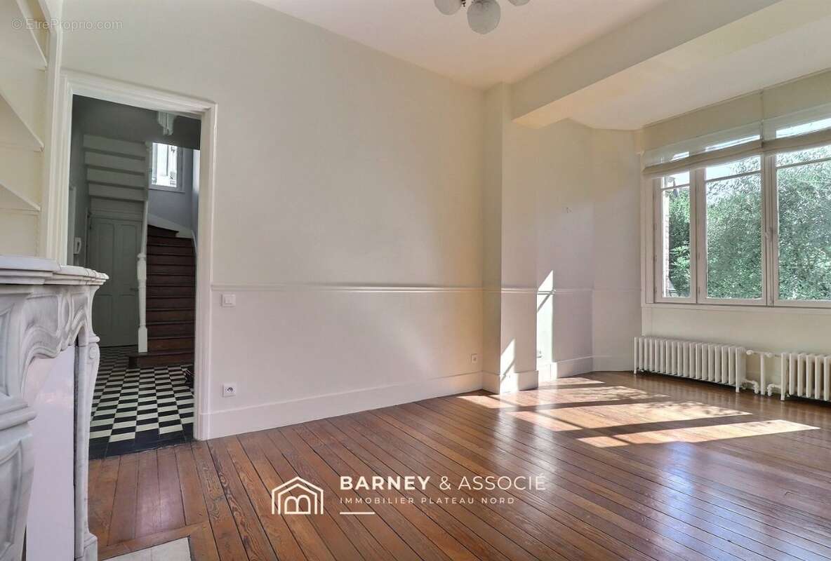 Maison à MONT-SAINT-AIGNAN