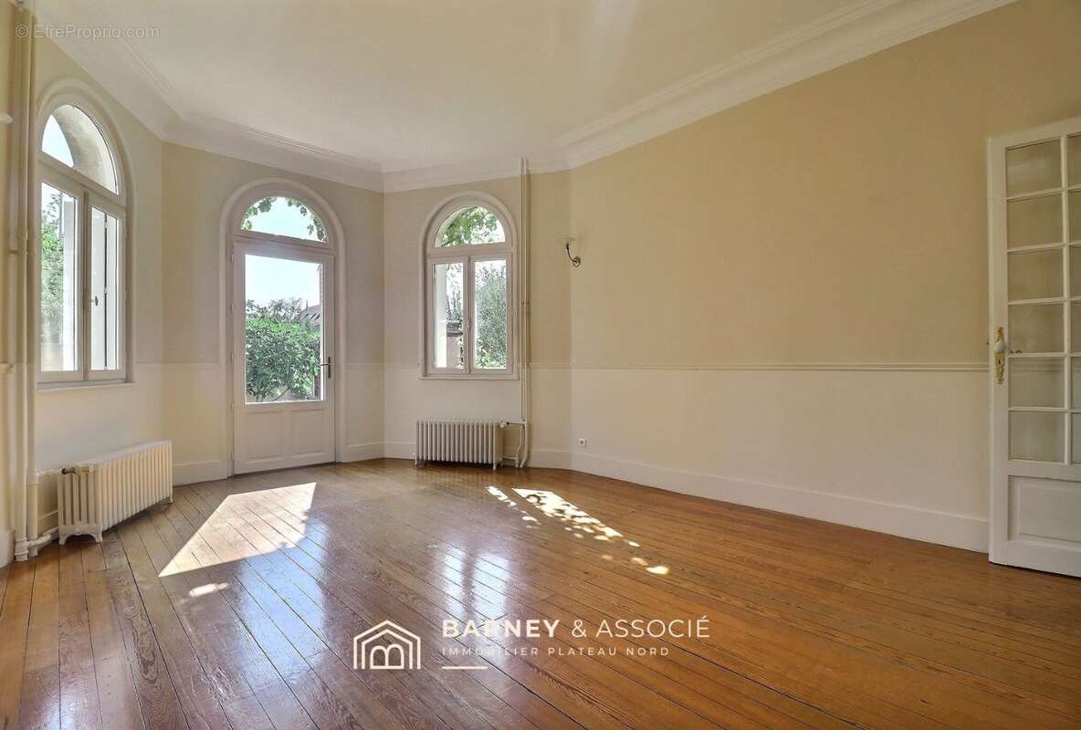 Maison à MONT-SAINT-AIGNAN