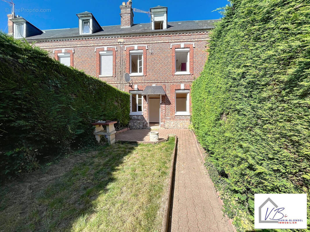 Maison à LILLEBONNE