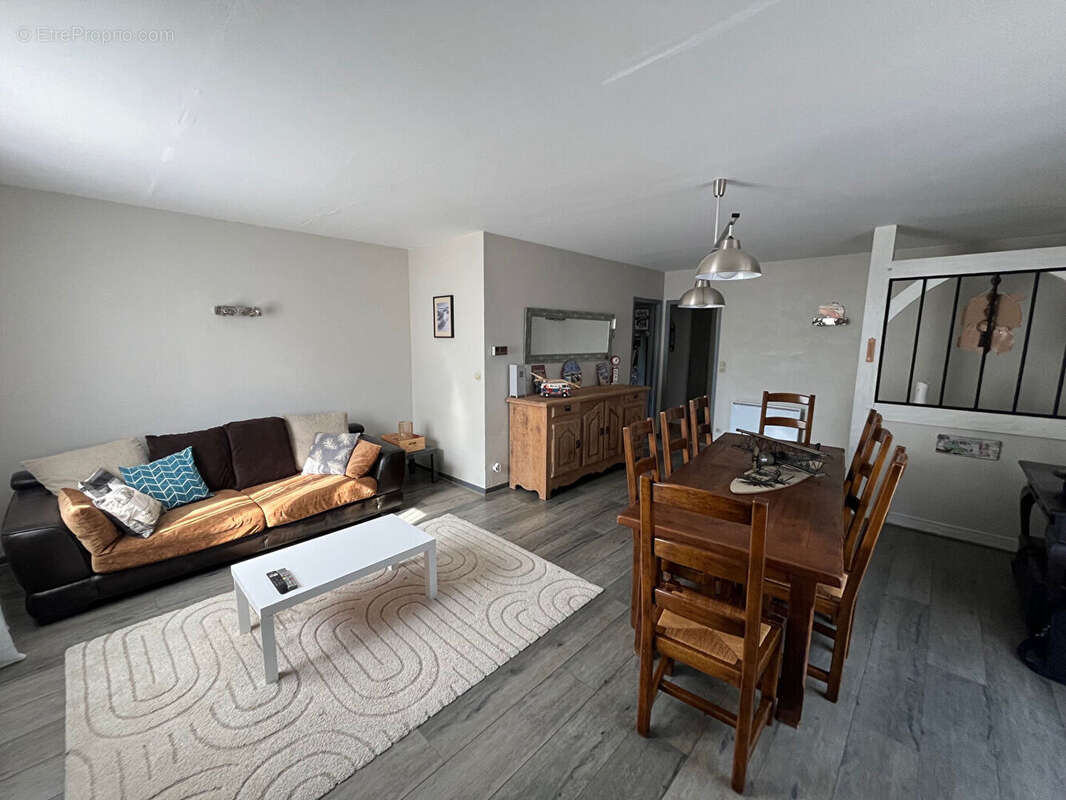 Maison à SAINT-ASTIER