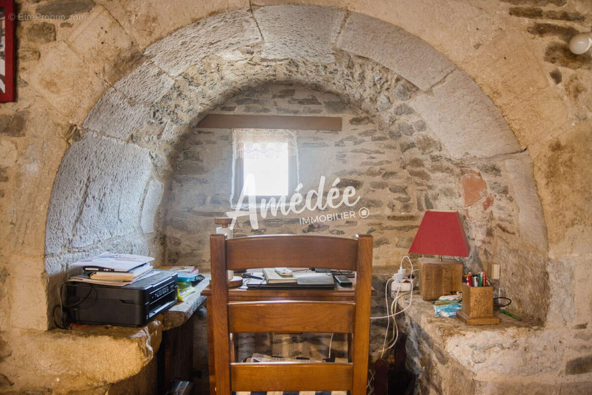 Maison à SAINT-LAURENT-LES-TOURS