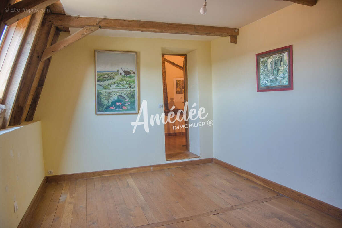 Maison à SAINT-LAURENT-LES-TOURS