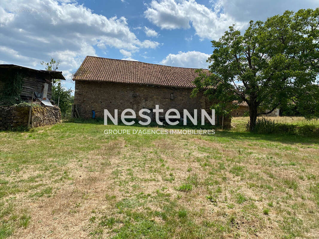 Maison à CHAMPS-ROMAIN
