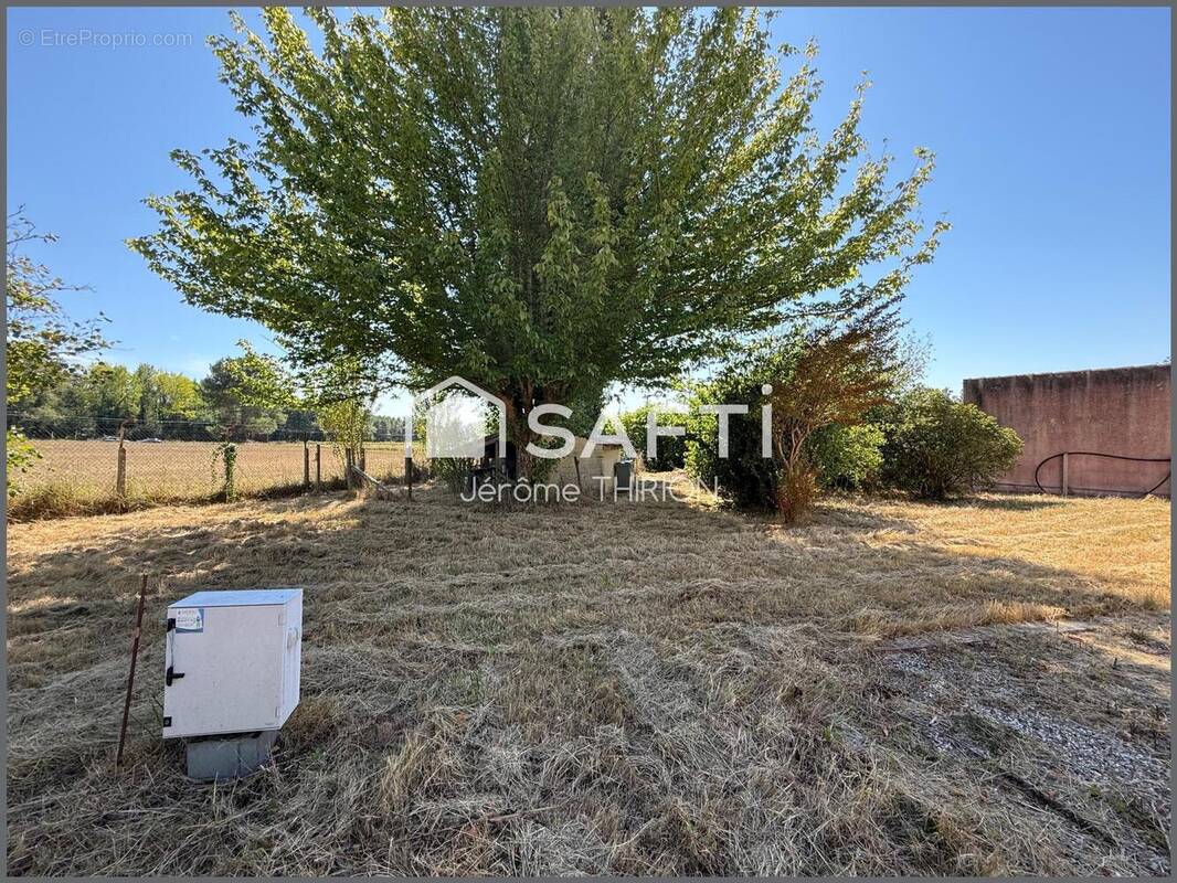Photo 1 - Terrain à SAINT-SAVIN