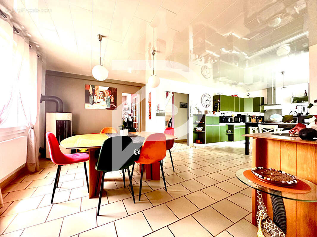 Maison à BEZANGE-LA-GRANDE