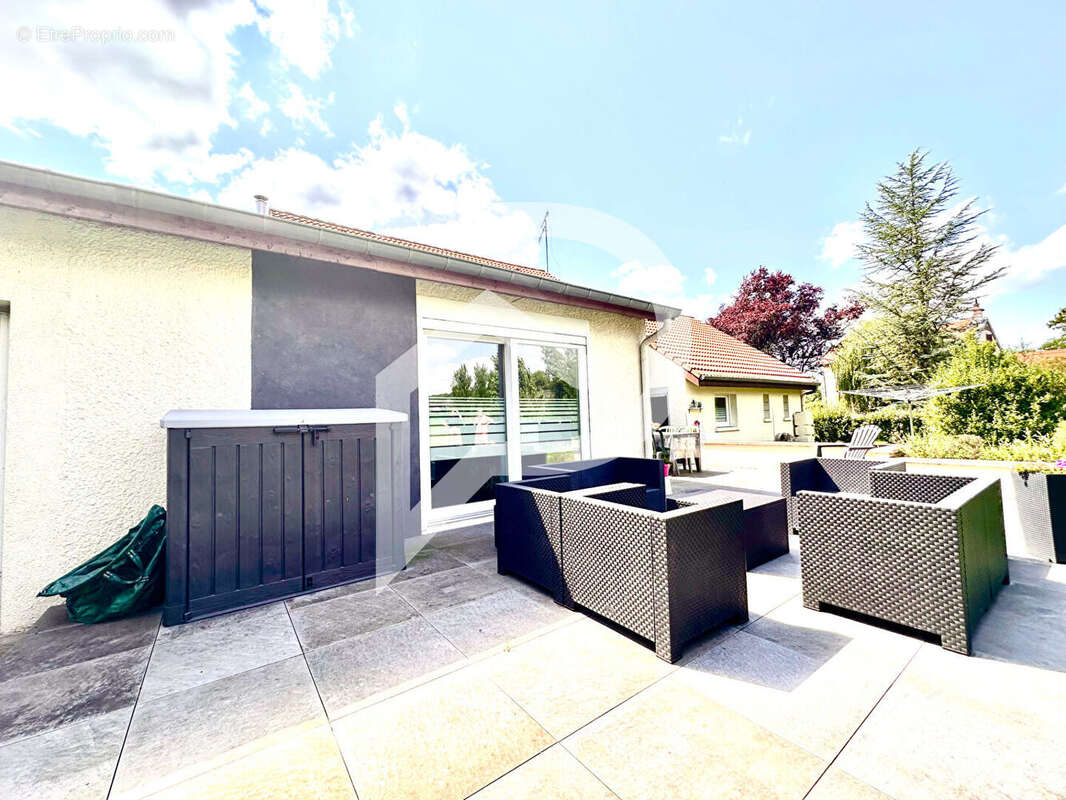 Maison à BEZANGE-LA-GRANDE