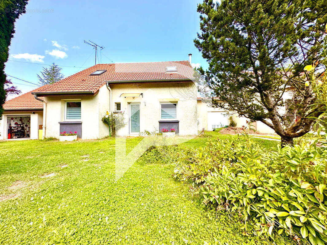 Maison à BEZANGE-LA-GRANDE