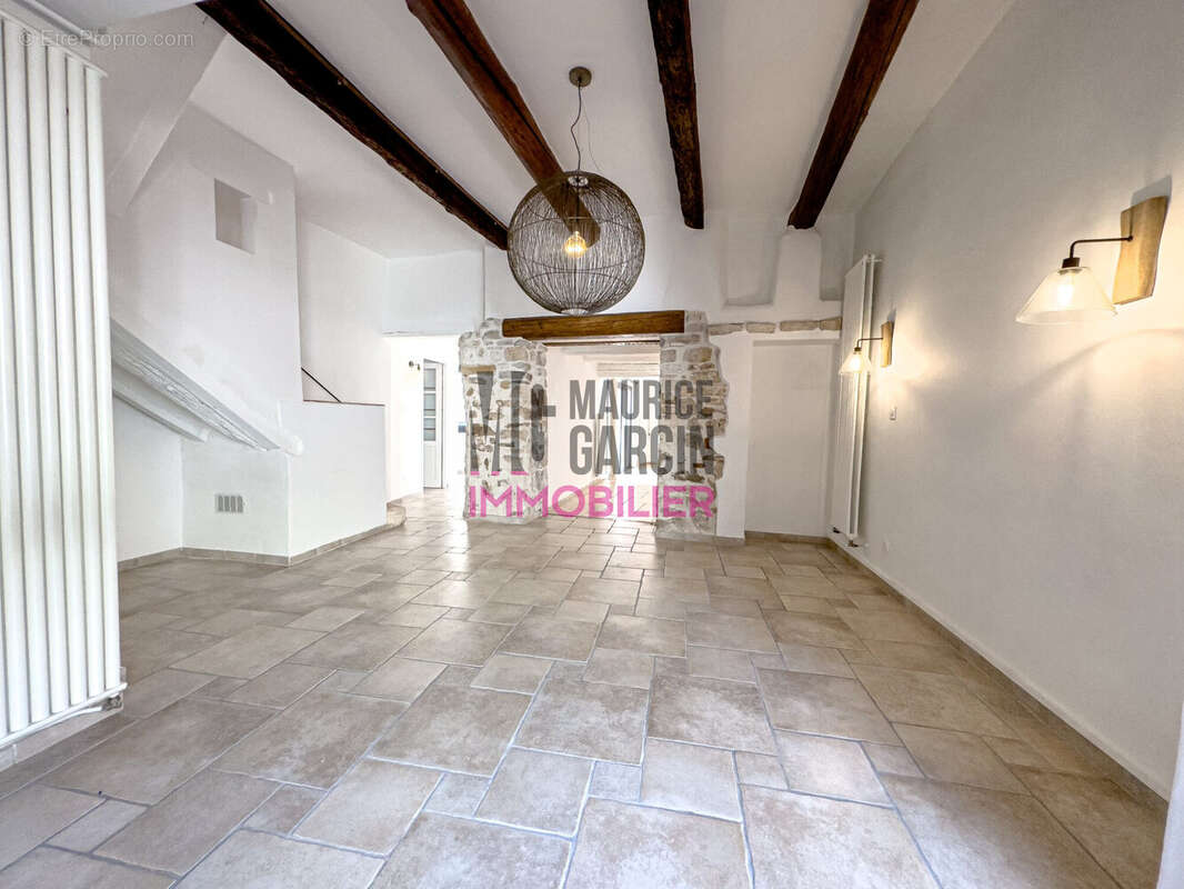 Maison à PERNES-LES-FONTAINES