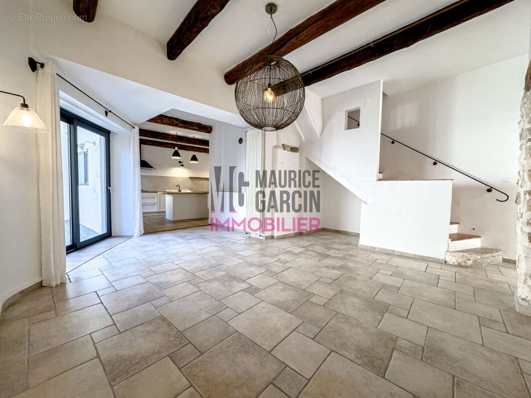 Maison à PERNES-LES-FONTAINES