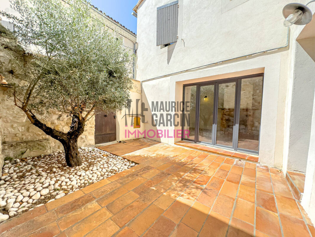 Maison à PERNES-LES-FONTAINES