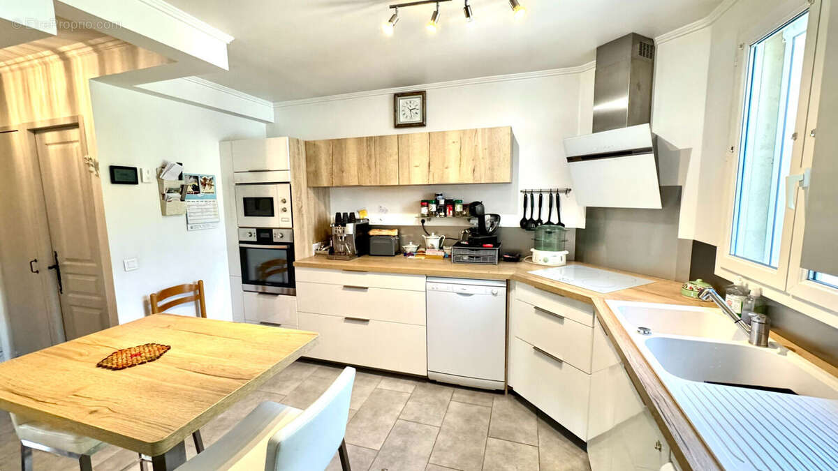 Maison à L&#039;ISLE-SUR-LA-SORGUE