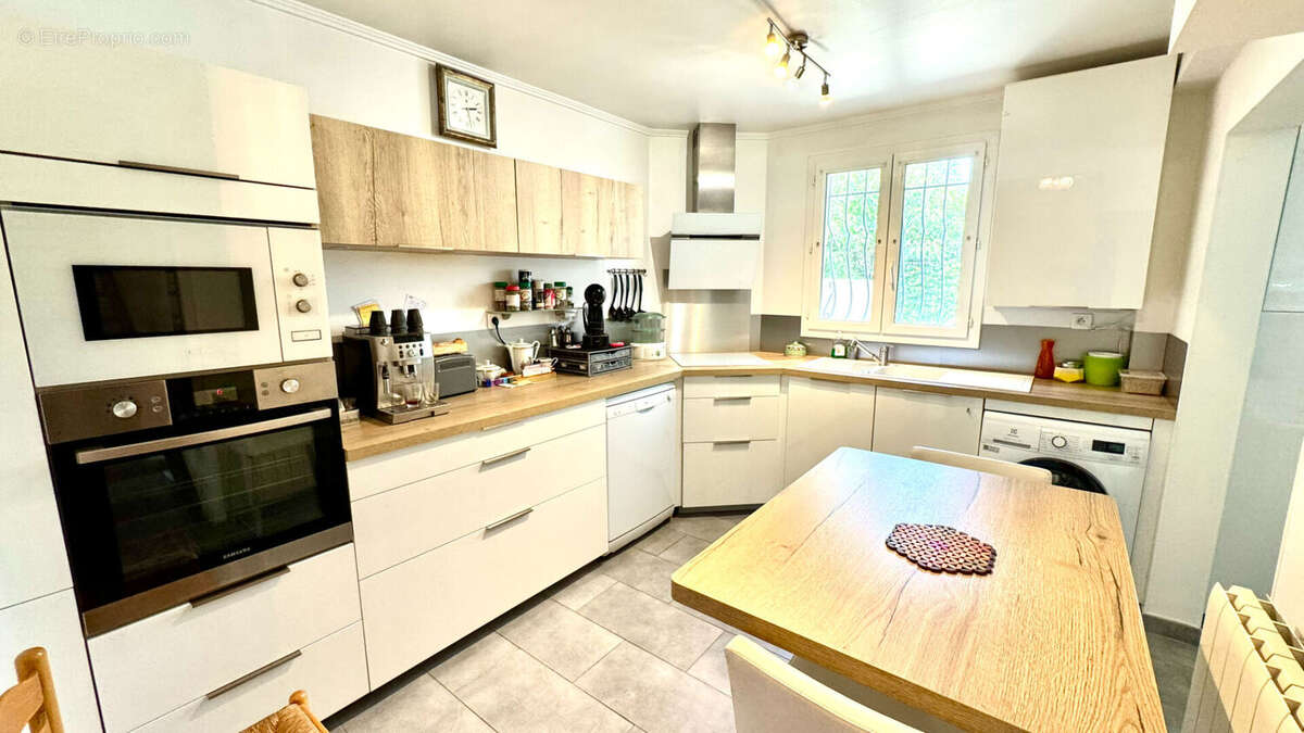 Maison à L&#039;ISLE-SUR-LA-SORGUE