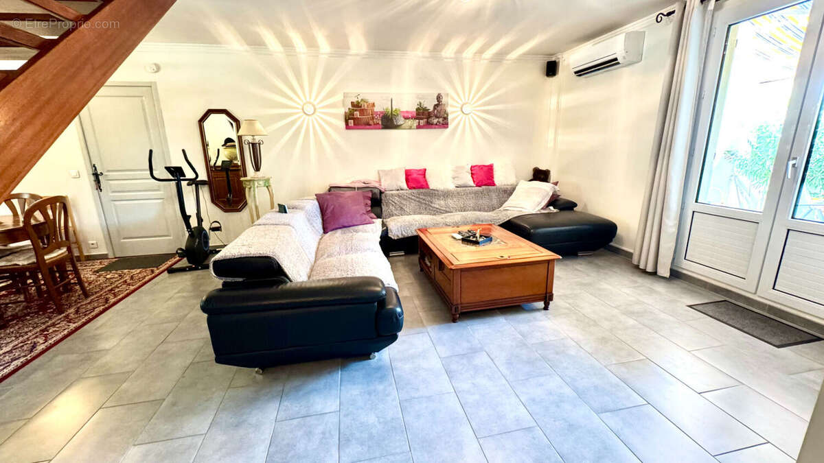 Maison à L&#039;ISLE-SUR-LA-SORGUE