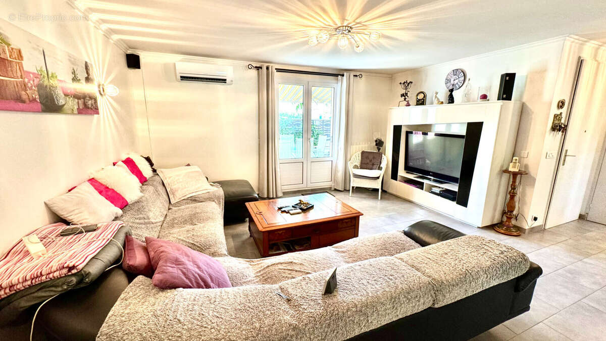 Maison à L&#039;ISLE-SUR-LA-SORGUE