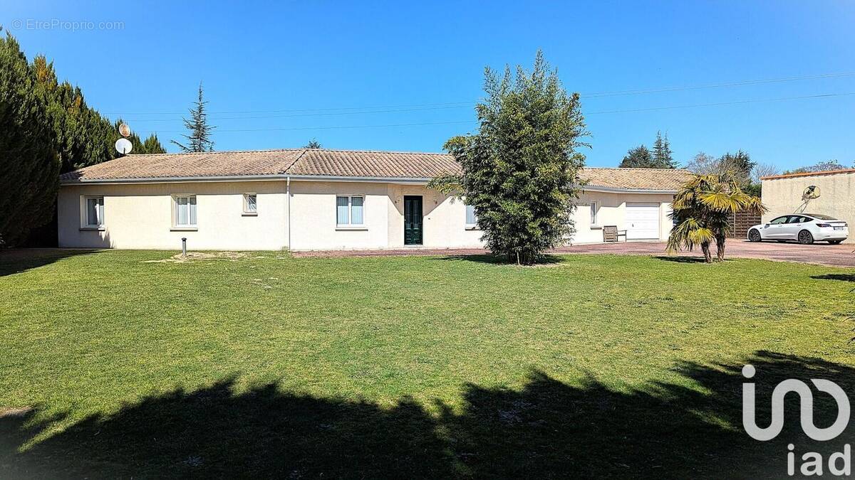 Photo 1 - Maison à MONTENDRE