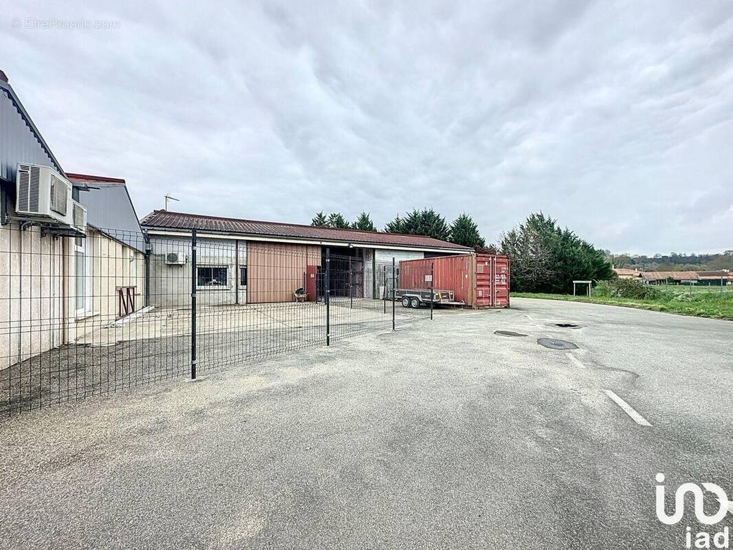 Photo 1 - Commerce à SAINT-SEVER