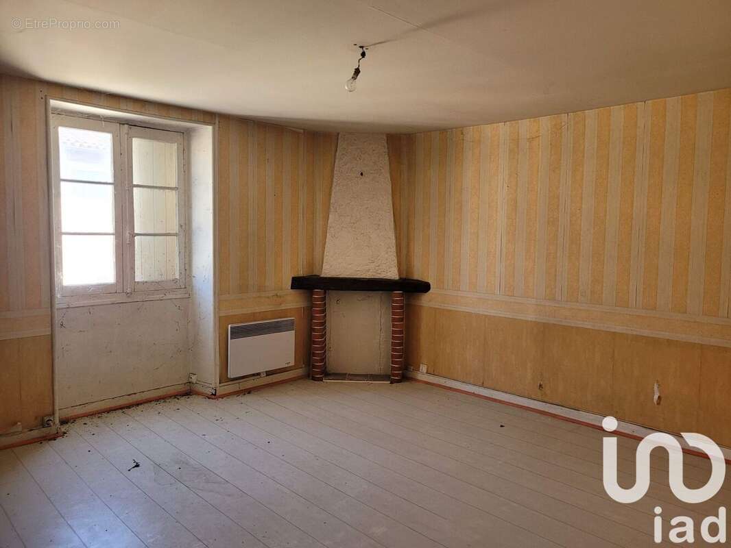 Photo 3 - Appartement à CHAMPAGNE-MOUTON