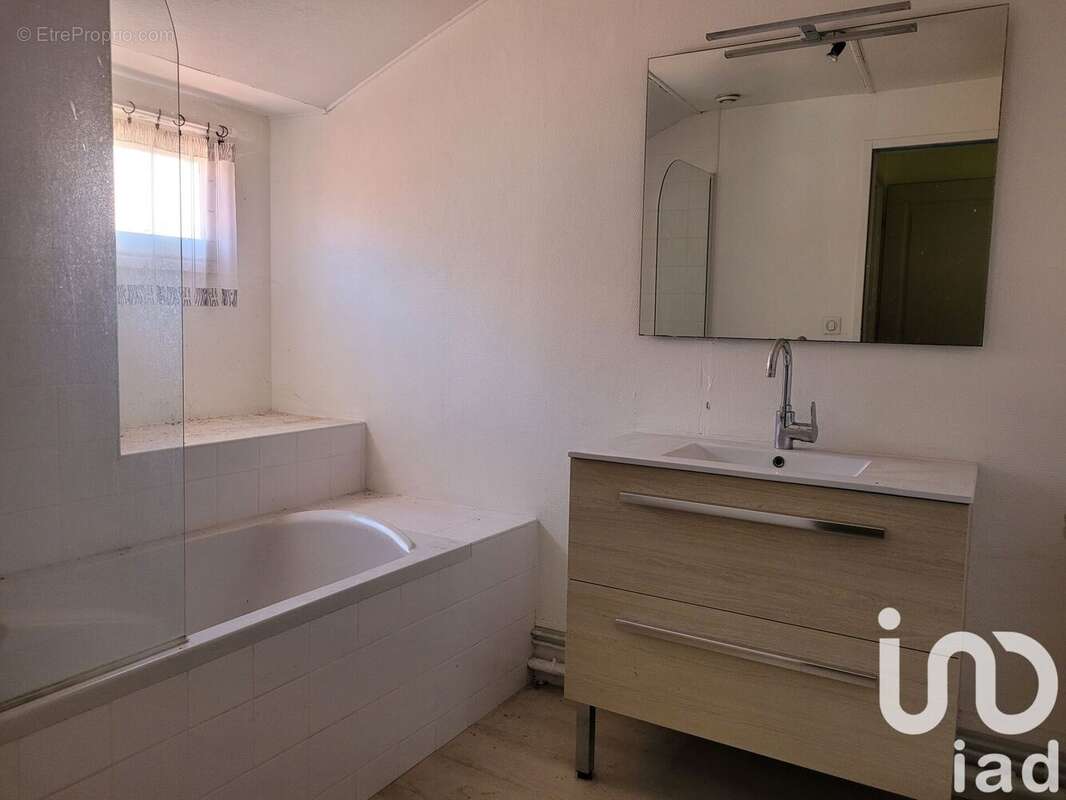 Photo 4 - Appartement à CHAMPAGNE-MOUTON