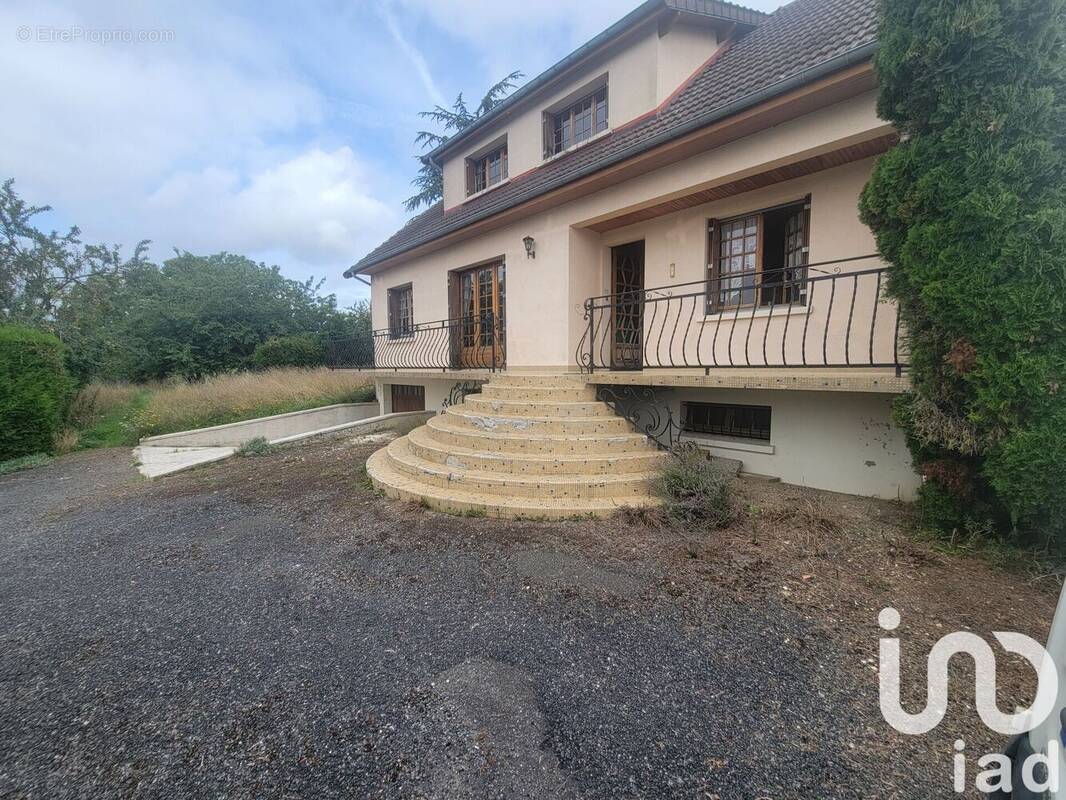 Photo 1 - Maison à COURTACON