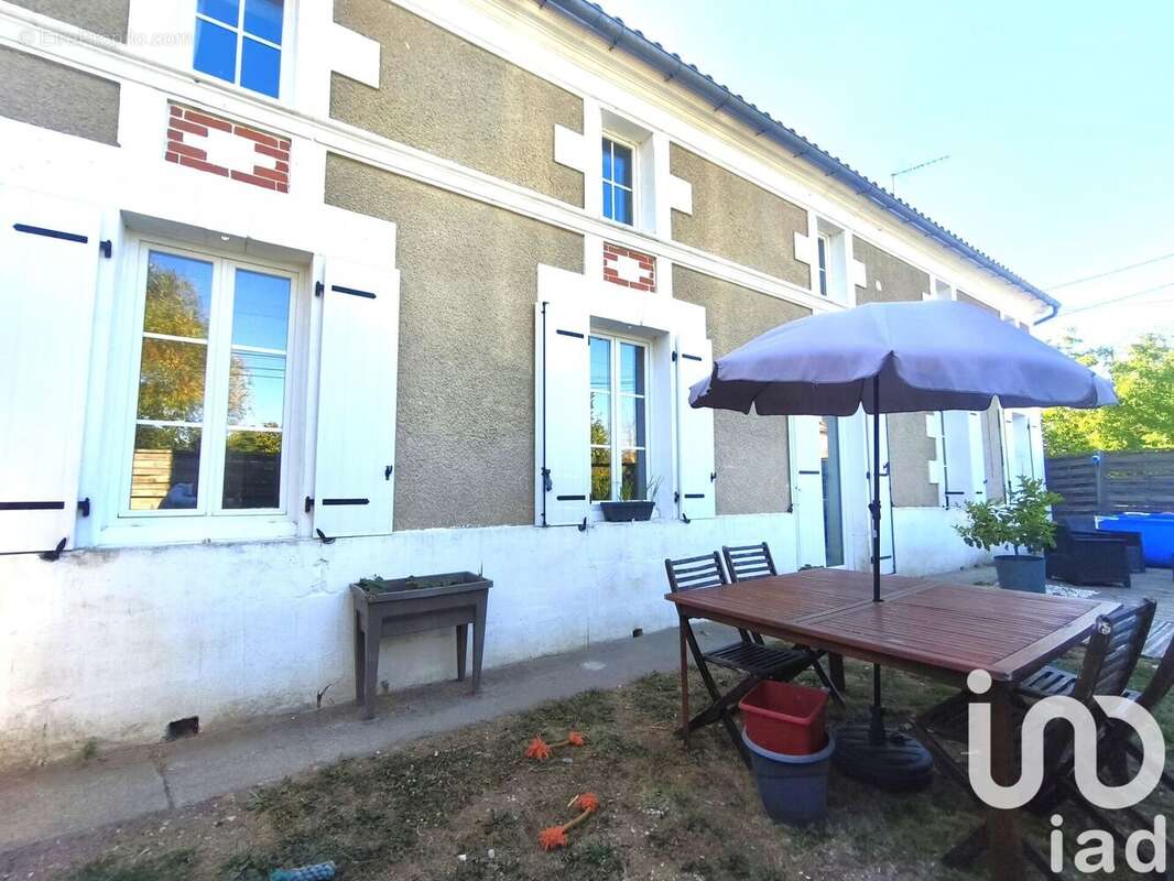 Photo 2 - Maison à MONTLIEU-LA-GARDE