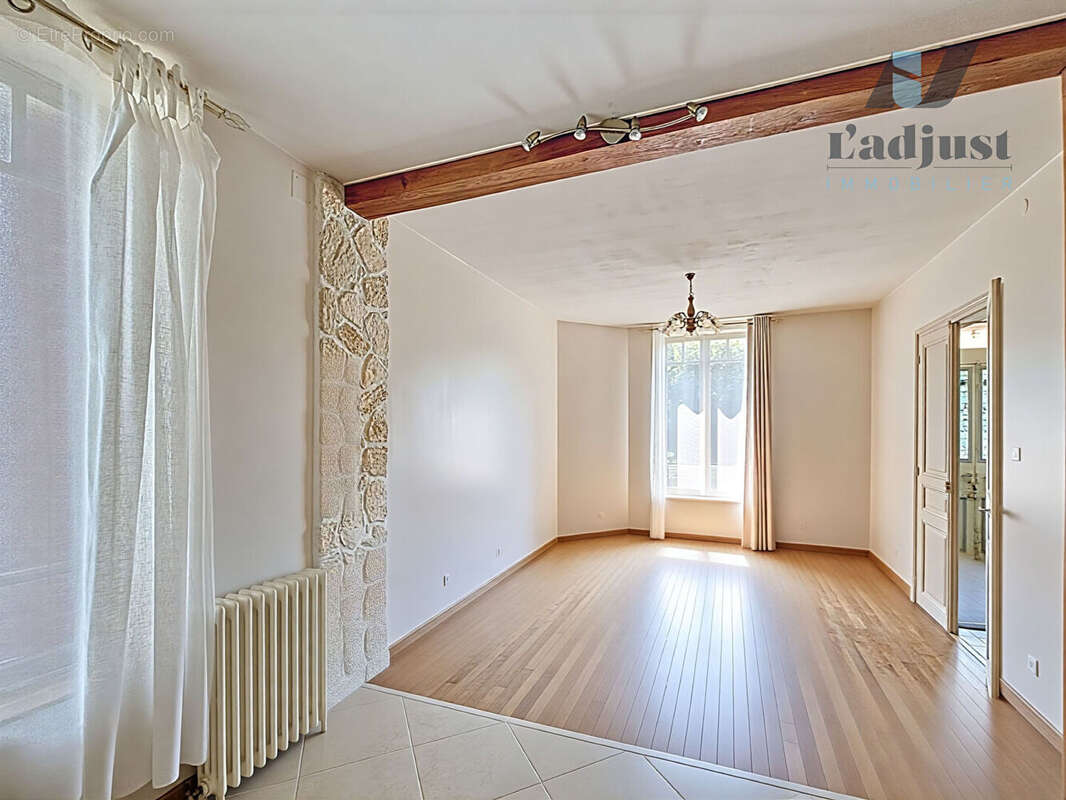 Maison à MONTEREAU-FAULT-YONNE