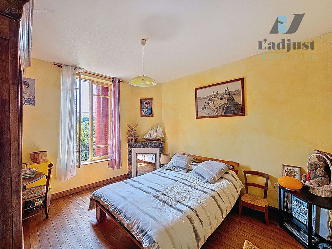 Maison à MONTEREAU-FAULT-YONNE