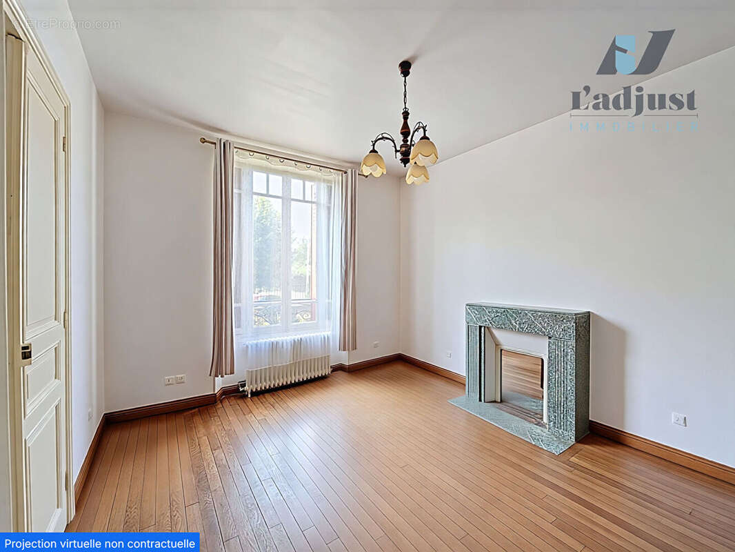 Maison à MONTEREAU-FAULT-YONNE