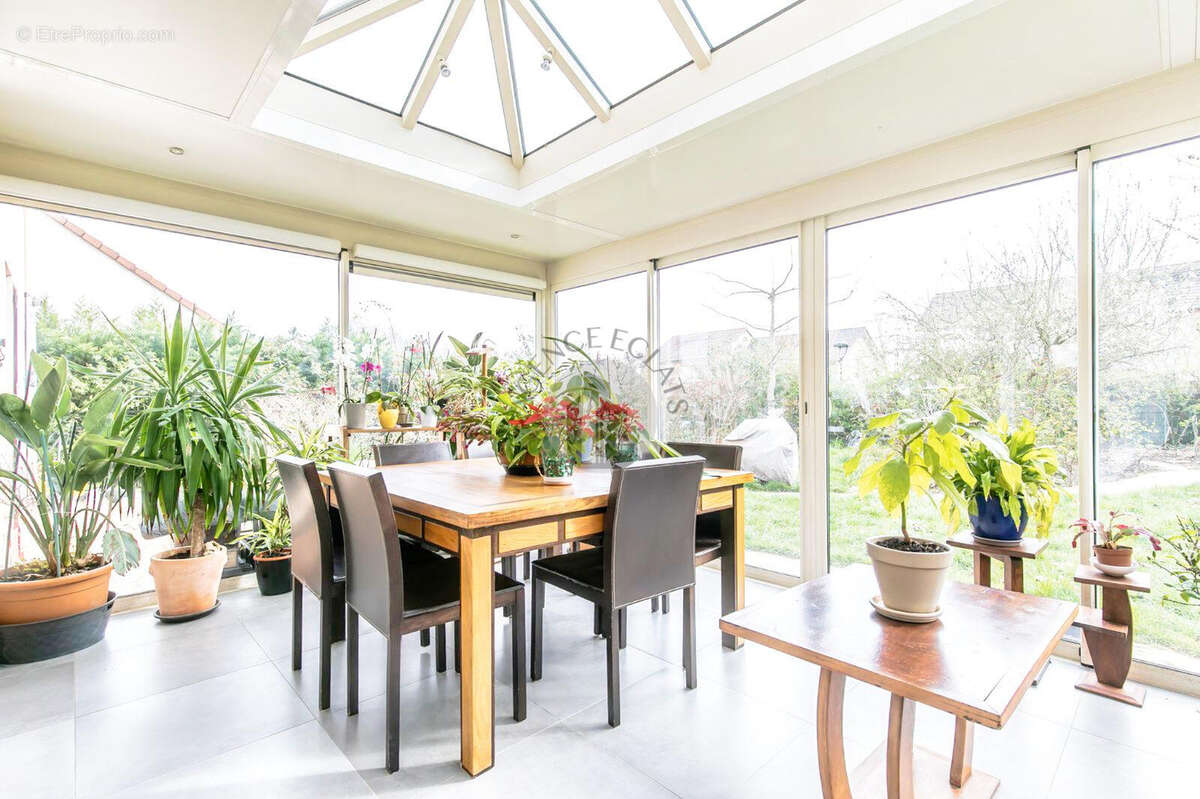 Maison à MONTEVRAIN