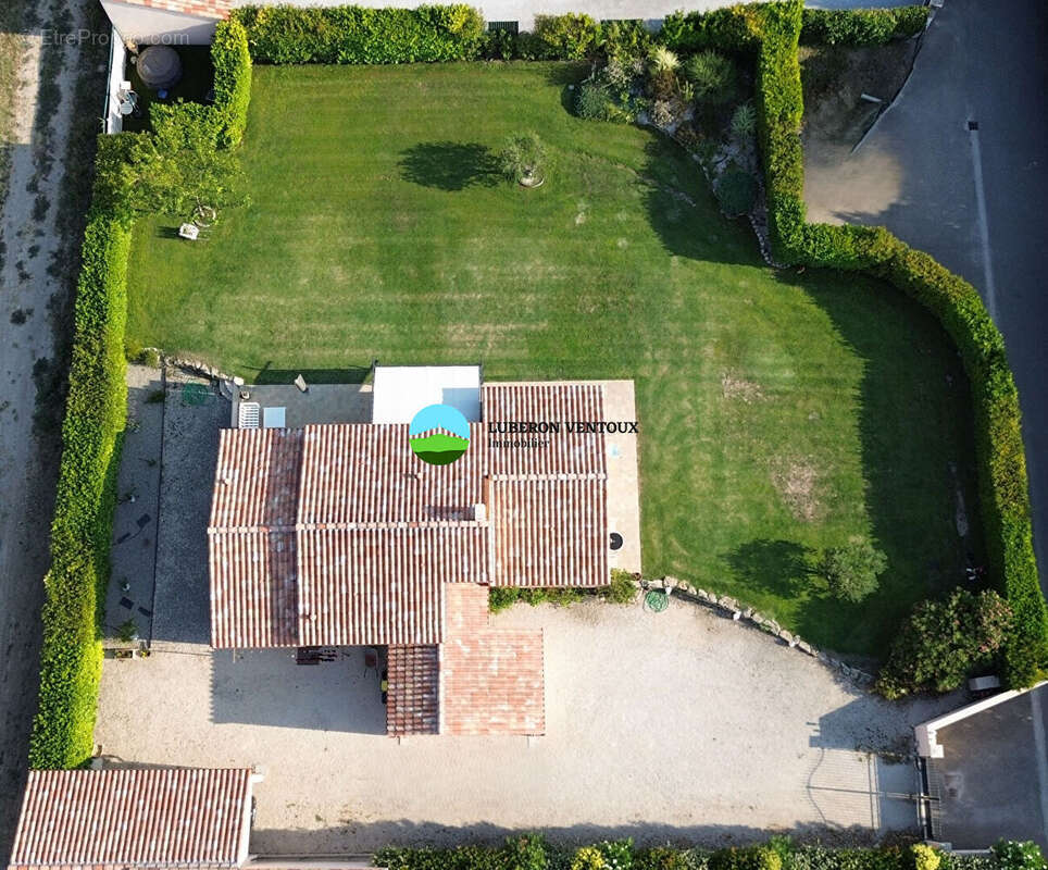 Maison à PERNES-LES-FONTAINES