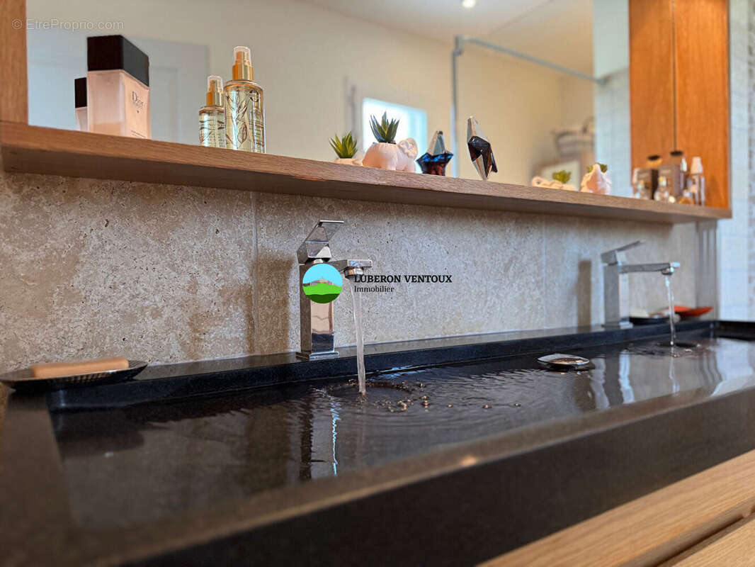 Maison à PERNES-LES-FONTAINES