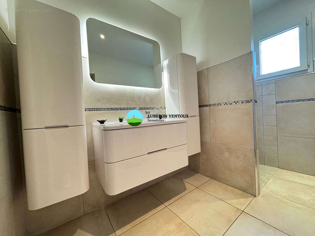 Maison à PERNES-LES-FONTAINES