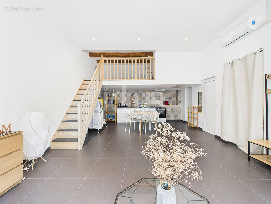 Appartement à MARSEILLE-8E