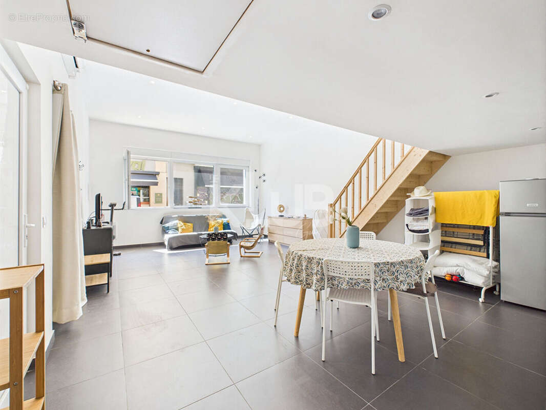 Appartement à MARSEILLE-8E