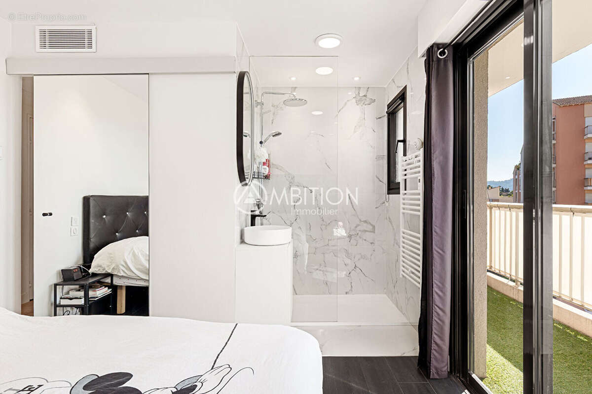 Appartement à LE CANNET