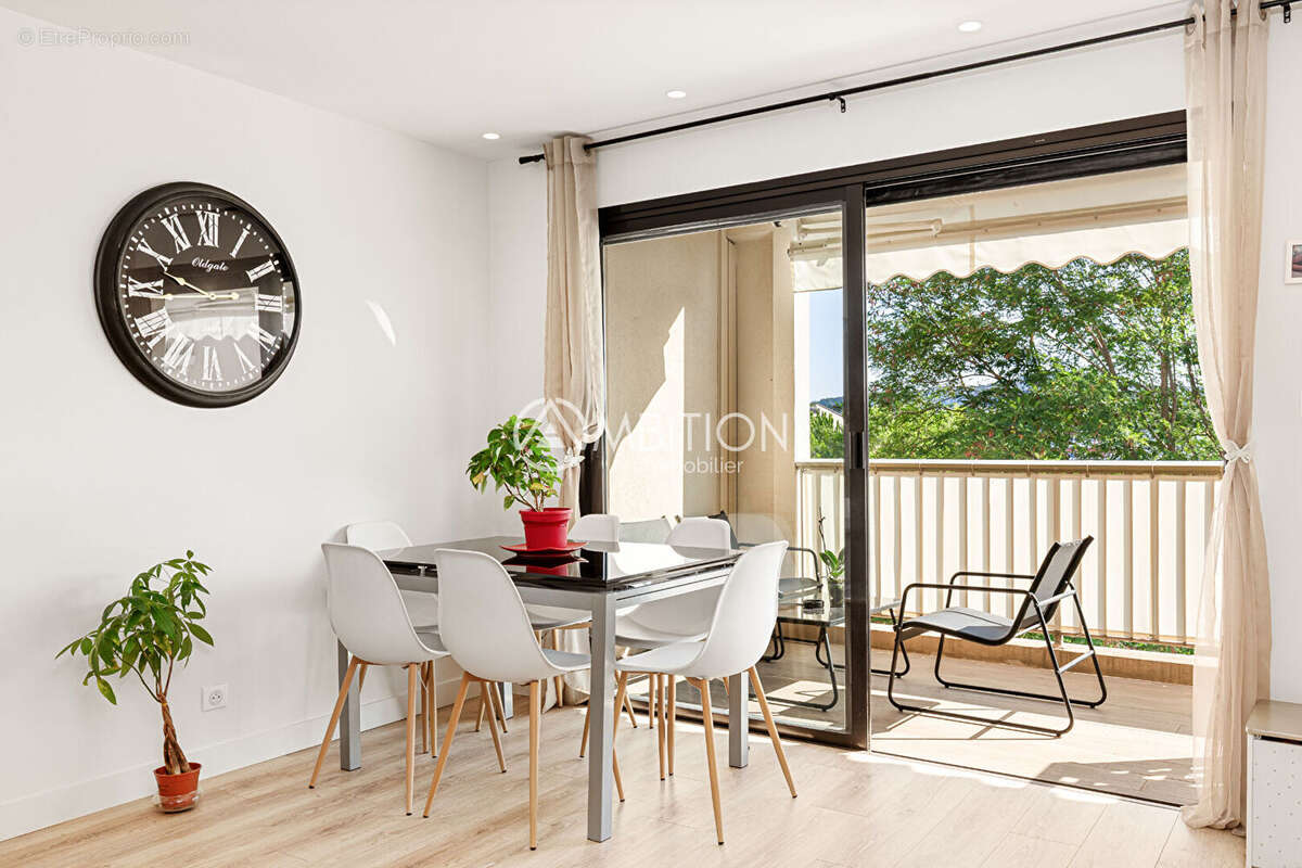 Appartement à LE CANNET