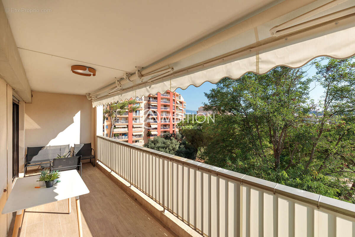 Appartement à LE CANNET