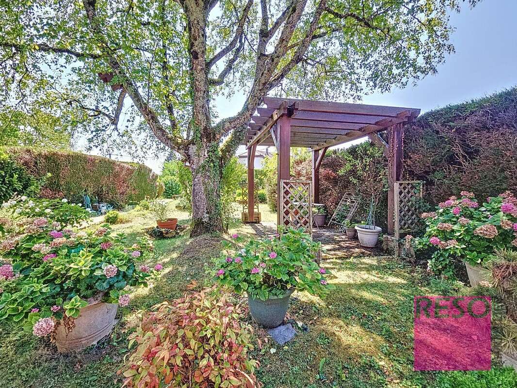 Maison à CRANVES-SALES