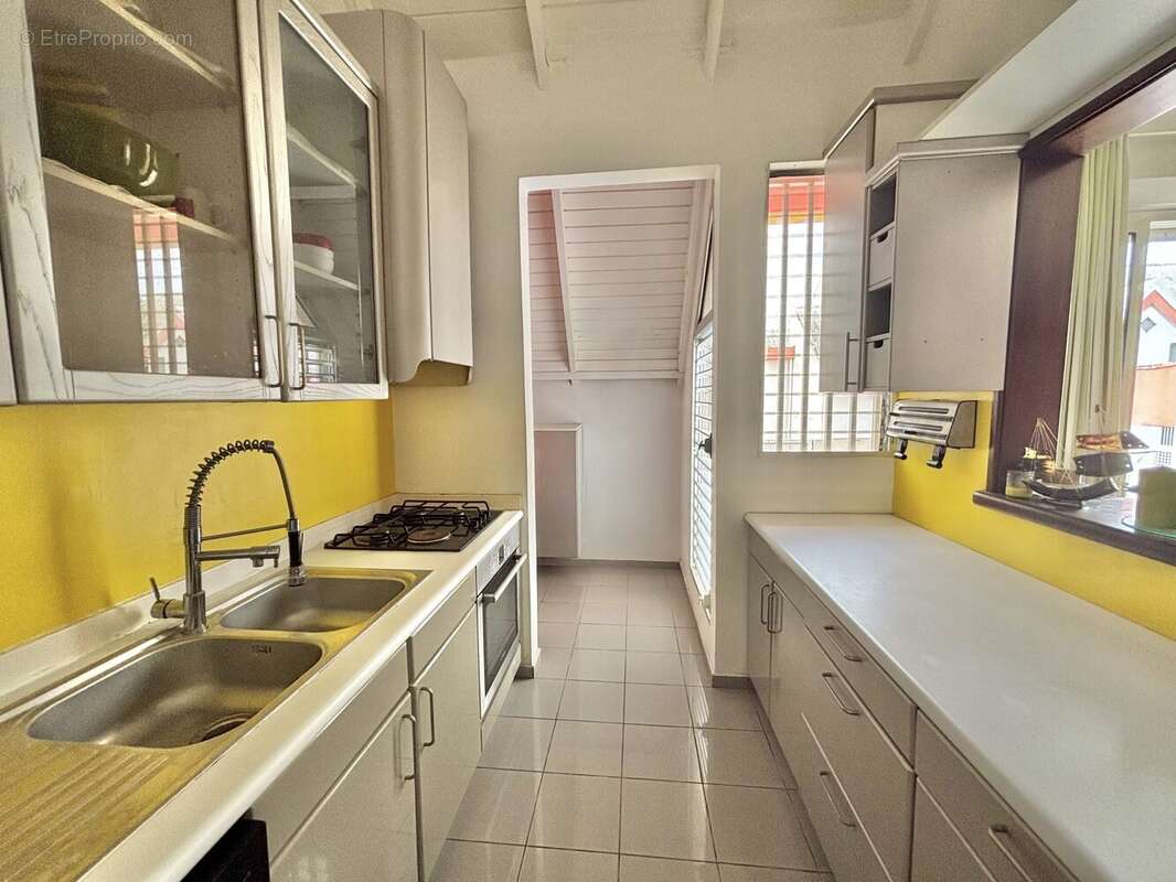 Appartement à LES ABYMES