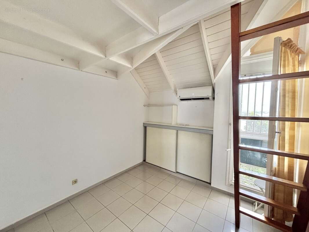 Appartement à LES ABYMES