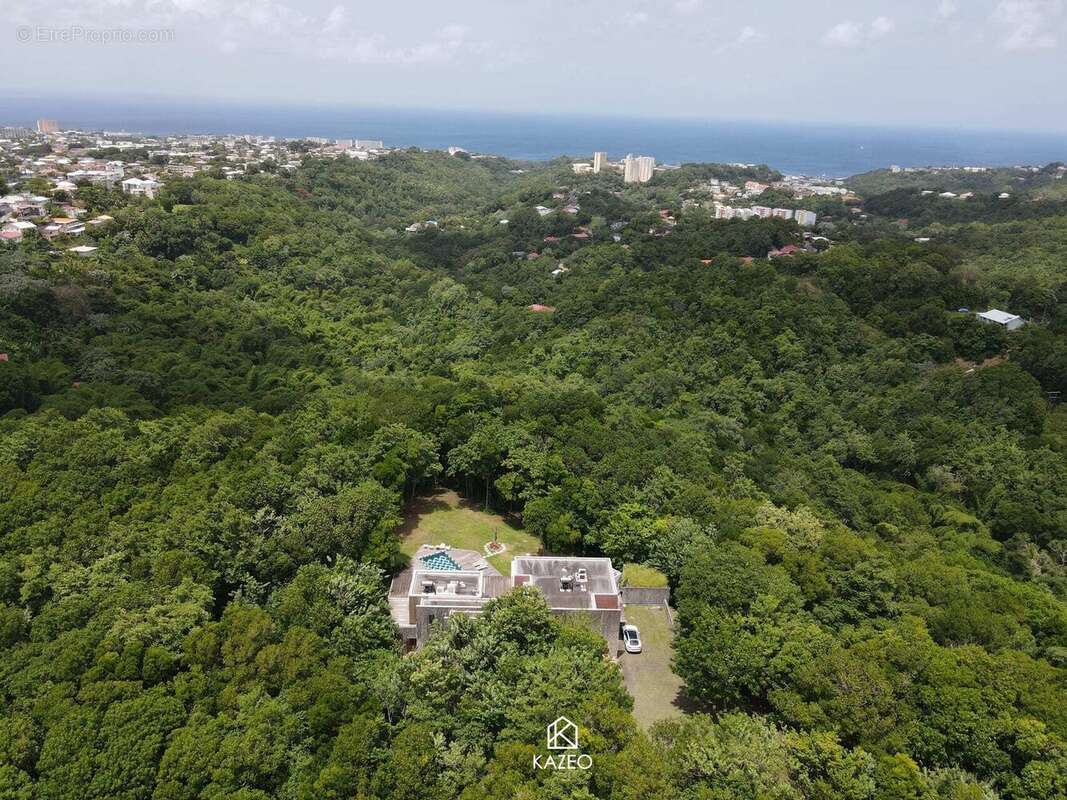 Maison à FORT-DE-FRANCE