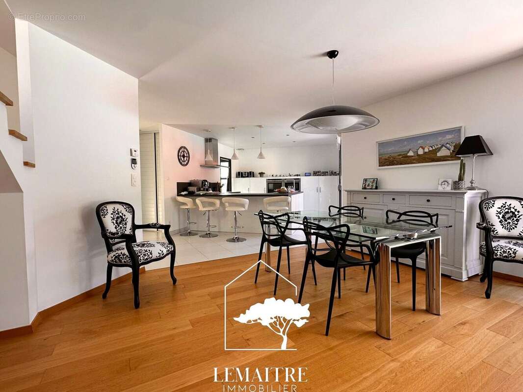 Maison à LES MATHES