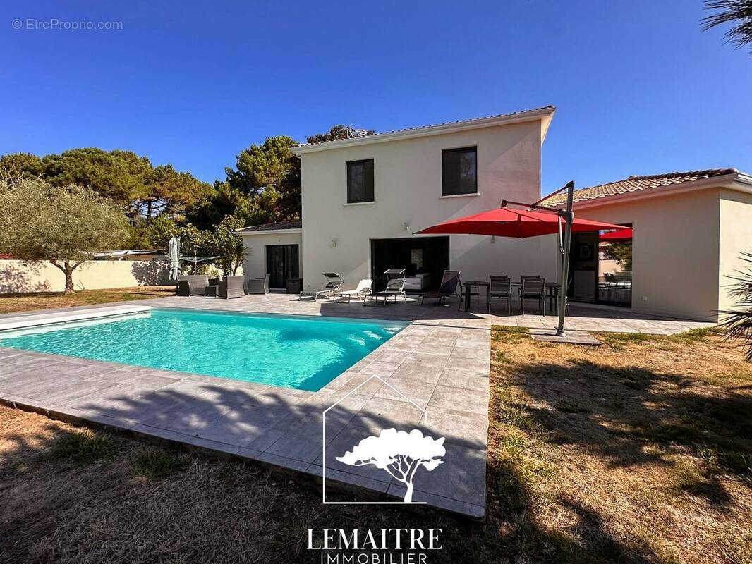 Maison à LES MATHES