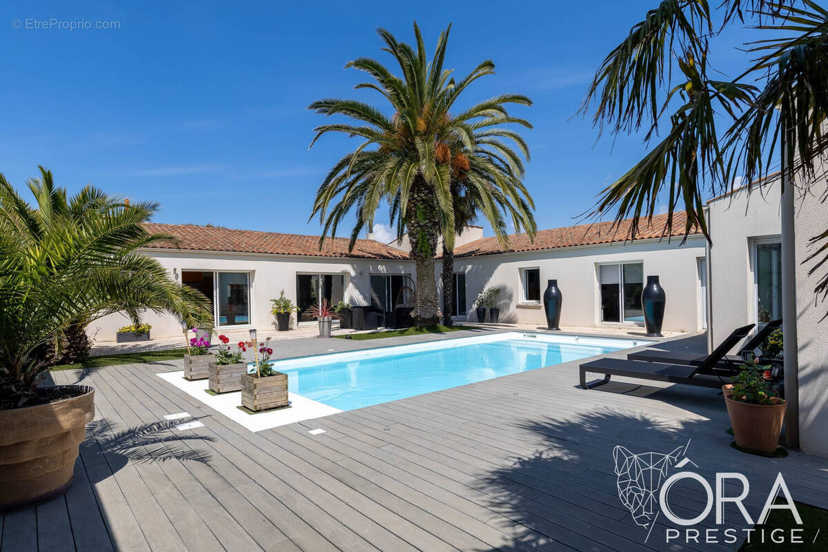 Maison à L&#039;HOUMEAU