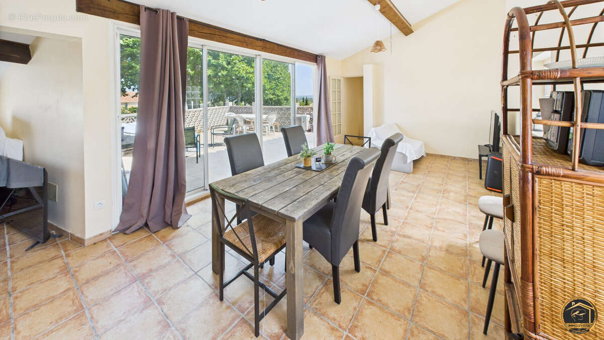 Cuisine d&#039;été  - Maison à PARAZA